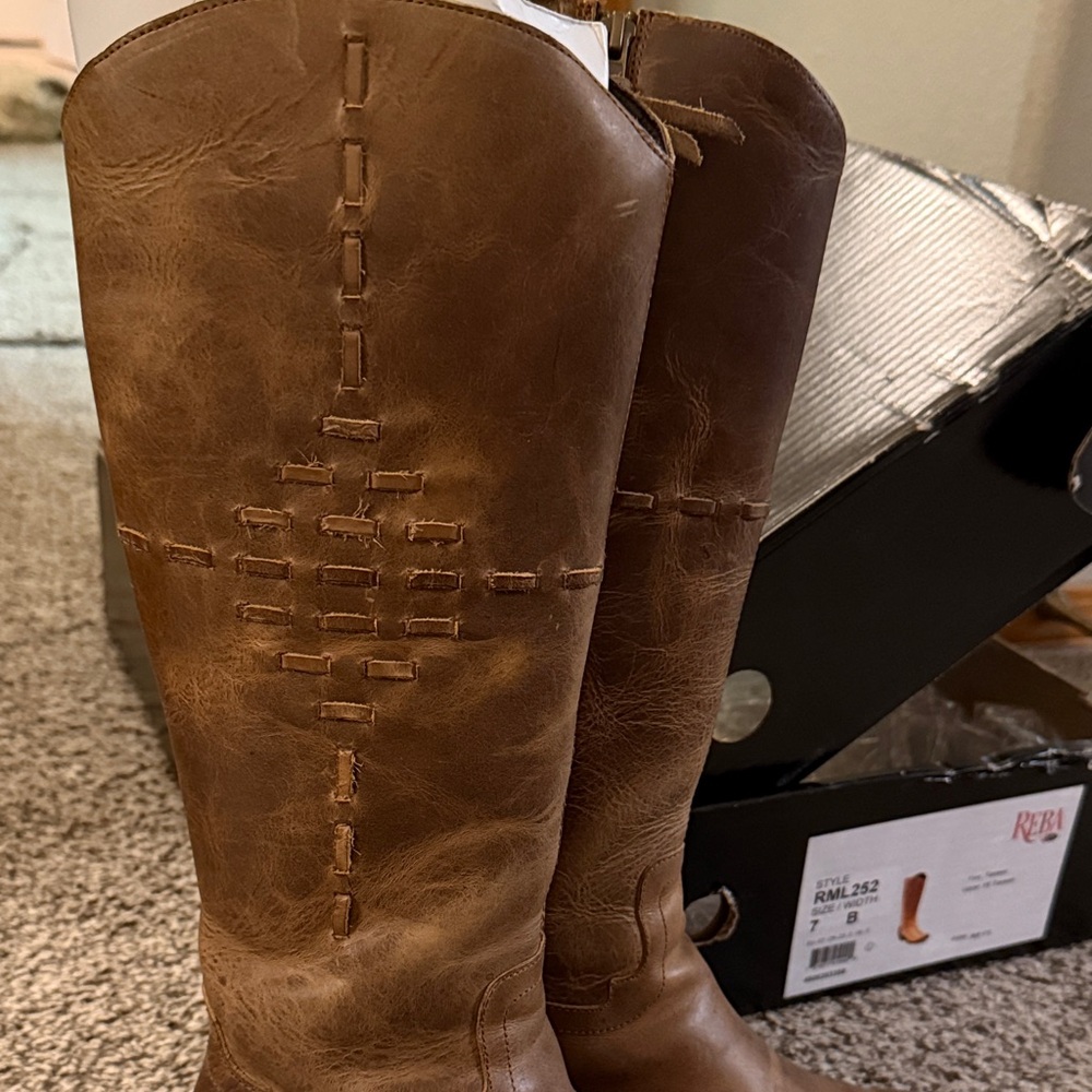 Reba by Justin Tan Leather Tucsan Boots - Picture 2 of 7